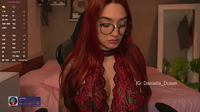 DaniDusan  online show from December 2024 05:10:02 PM