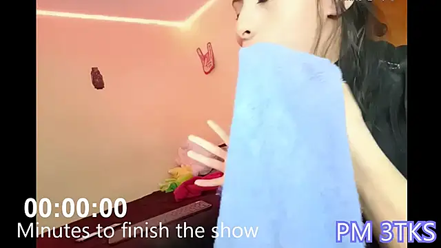 Snapshot of Monse_n_Mont chatting on December 2024 04:03:02 AM Monse n Mont online show from December 2024 04:03:02 AM