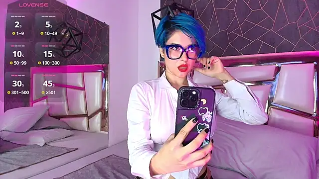 Annie Swan online show from October 2025 12:05:02 PM