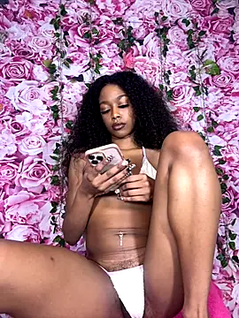 mismialove online show from October 2025 08:01:01 AM