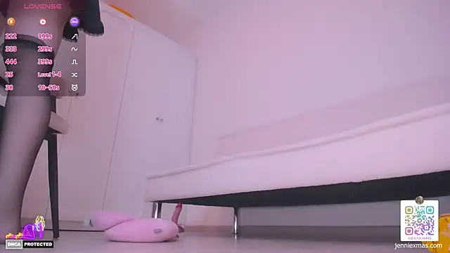 Snapshot of jennie_xmas chatting on January 2025 01:32:02 PM jennie xmas online show from January 2025 01:32:02 PM