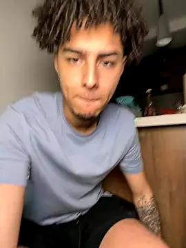 bigryann23 online show from November 2025 01:39:01 AM