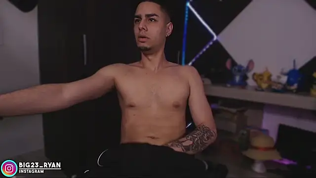 bigryann23 online show from April 2026 02:22:02 AM