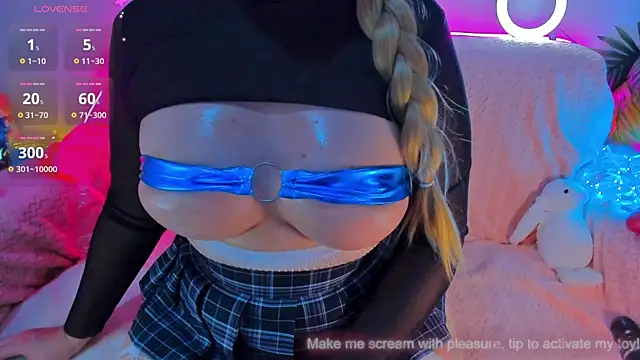 Snapshot of Blessed_Insomnia chatting on December 2024 08:33:01 PM Blessed Insomnia online show from December 2024 08:33:01 PM